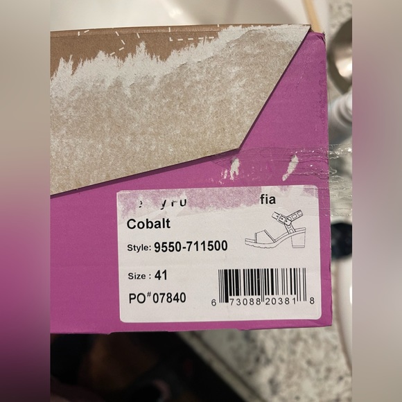 Size 41 Dansko Heels - Picture 4 of 4